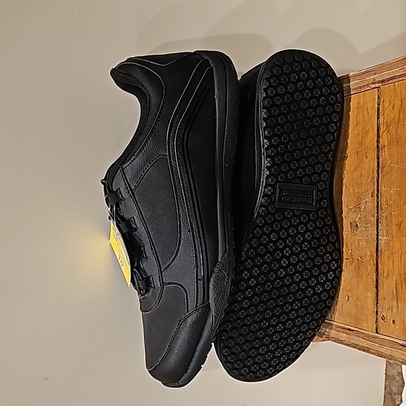 B Tredsafe enduro pro 10 women black work slip resistant NWT pristine condition - Picture 11 of 13